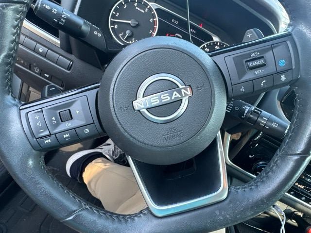 Used 2023 Nissan Rogue SL w/ SL Premium Package FWD image 16