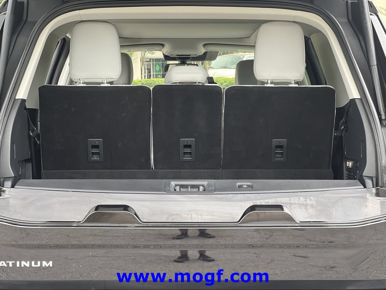 Certified 2025 Ford Expedition Platinum w/ Driver's Package AWD/4WD image 23