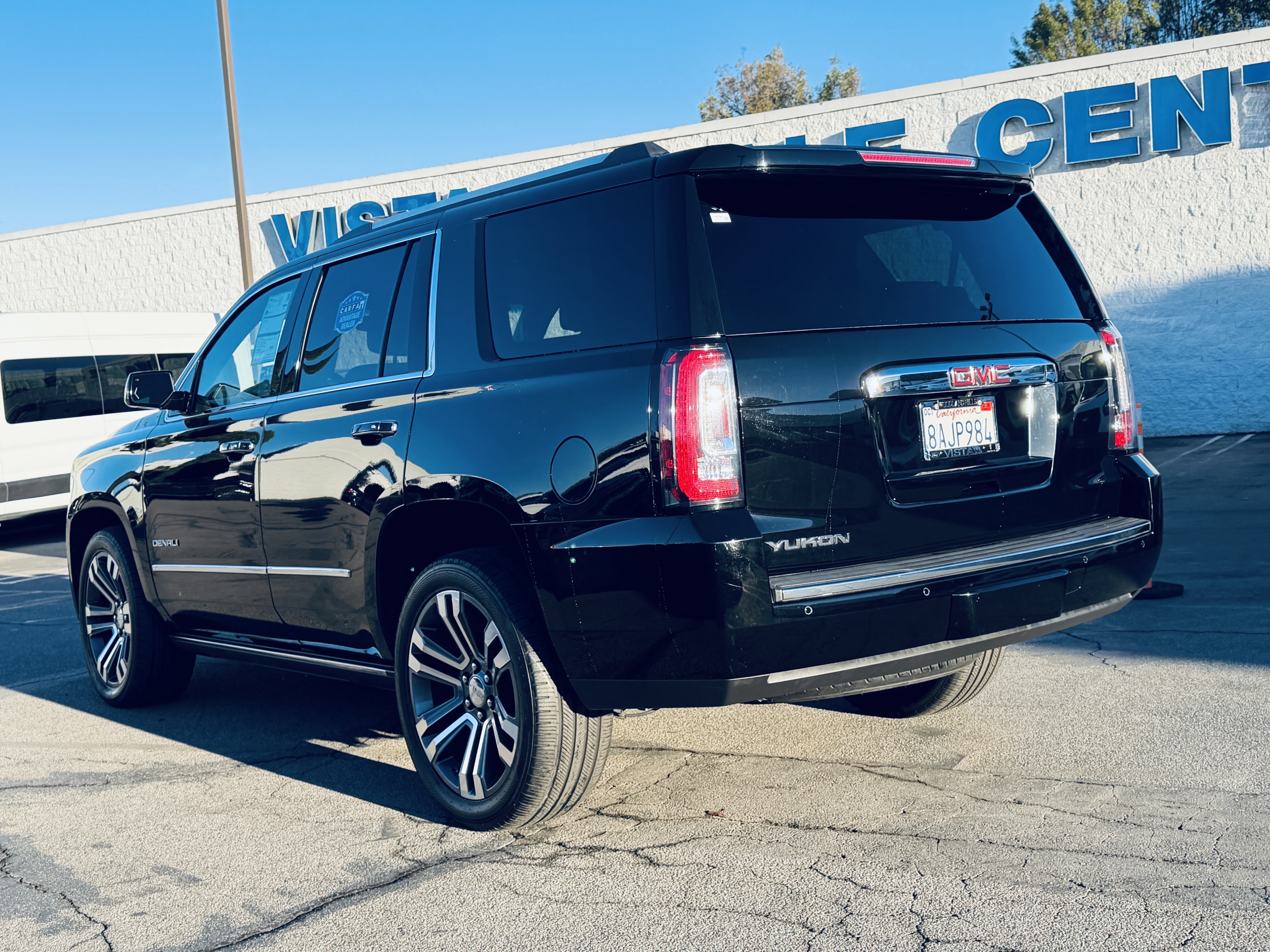 Used 2018 GMC Yukon Denali w/ Denali Ultimate Package image 2