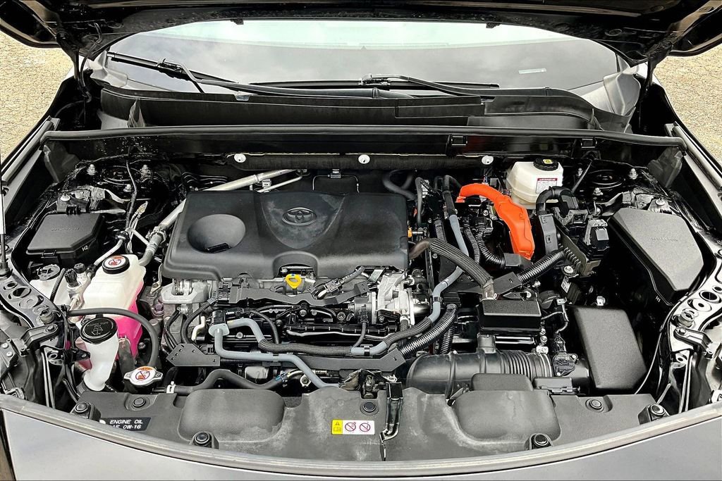 Used 2022 Toyota Venza XLE image 12