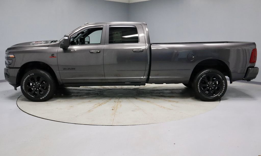 Used 2025 RAM 3500 Laramie AWD/4WD image 7