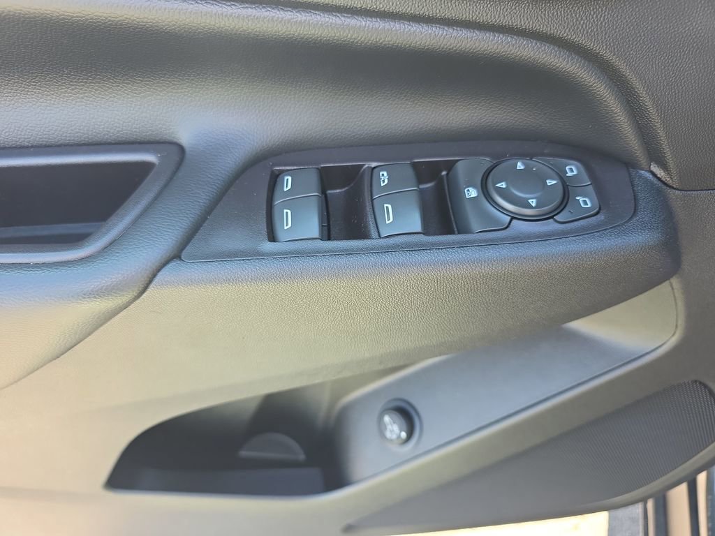 Used 2020 Chevrolet Equinox LT w/ Driver Convenience Package AWD/4WD image 16