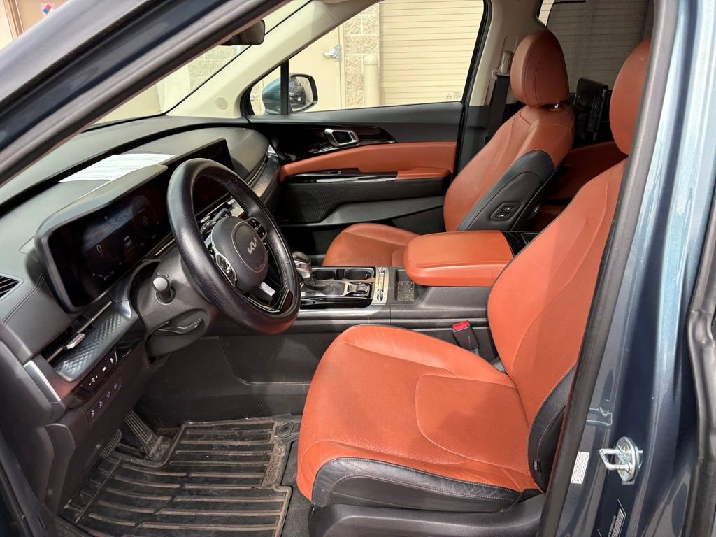 Used 2023 Kia Carnival SX Prestige image 15