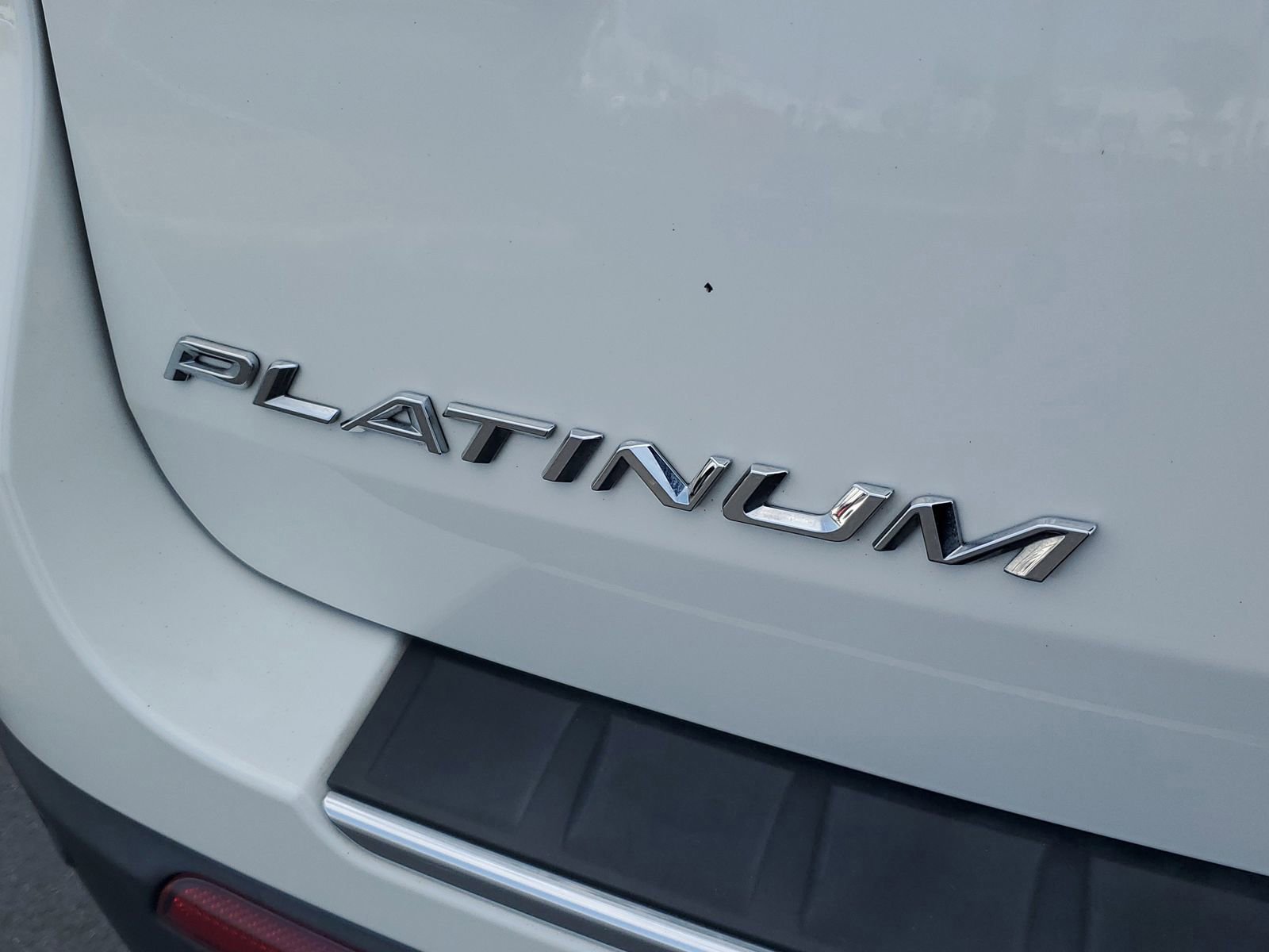 Certified 2022 Ford Explorer Platinum w/ Equipment Group 601A image 6