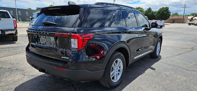 Certified 2025 Ford Explorer Active AWD/4WD image 4