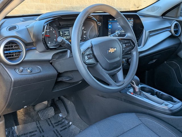 Used 2025 Chevrolet Trax LS FWD image 12
