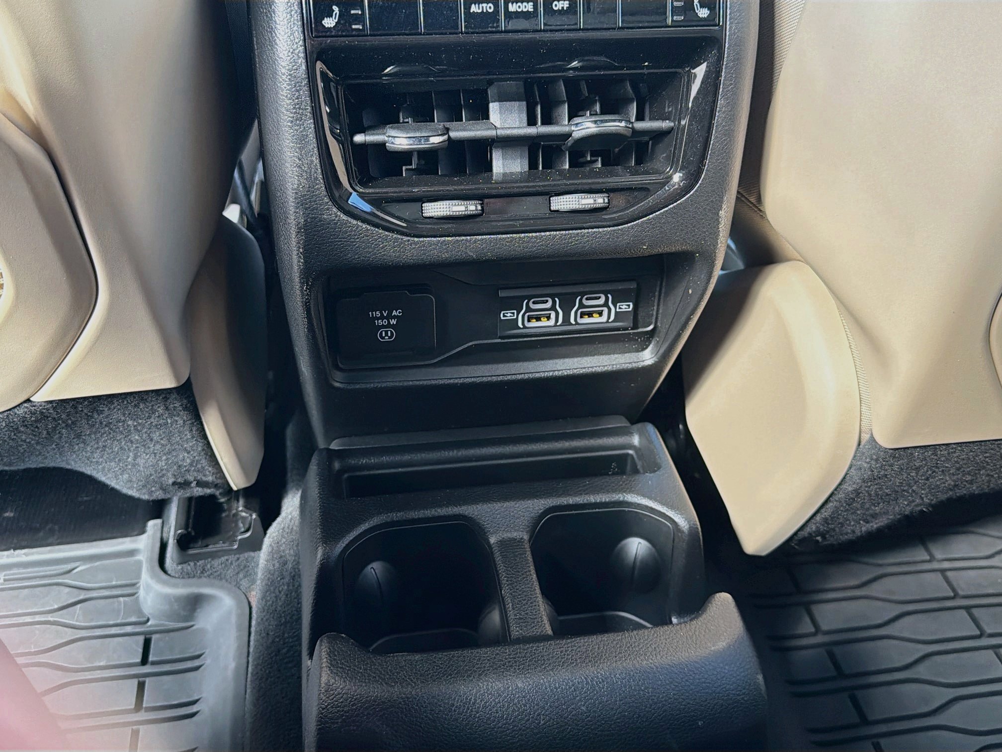 Used 2023 Jeep Grand Cherokee L Limited w/ Luxury Tech Group II AWD/4WD image 26