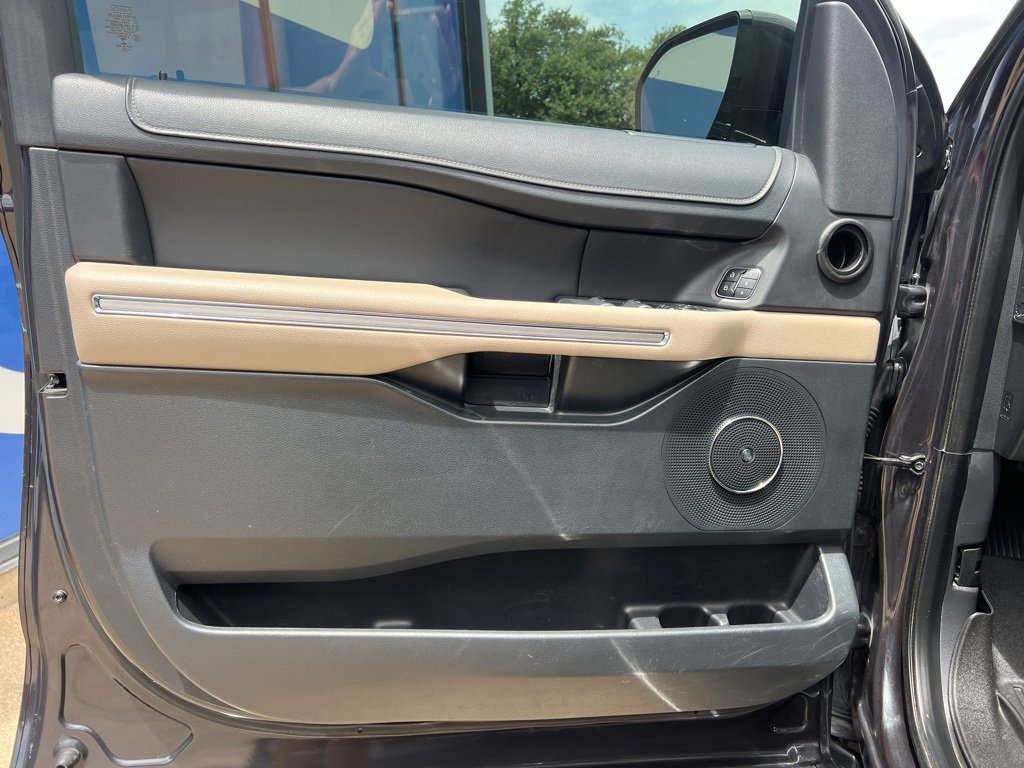Certified 2022 Ford Expedition Max Limited image 26