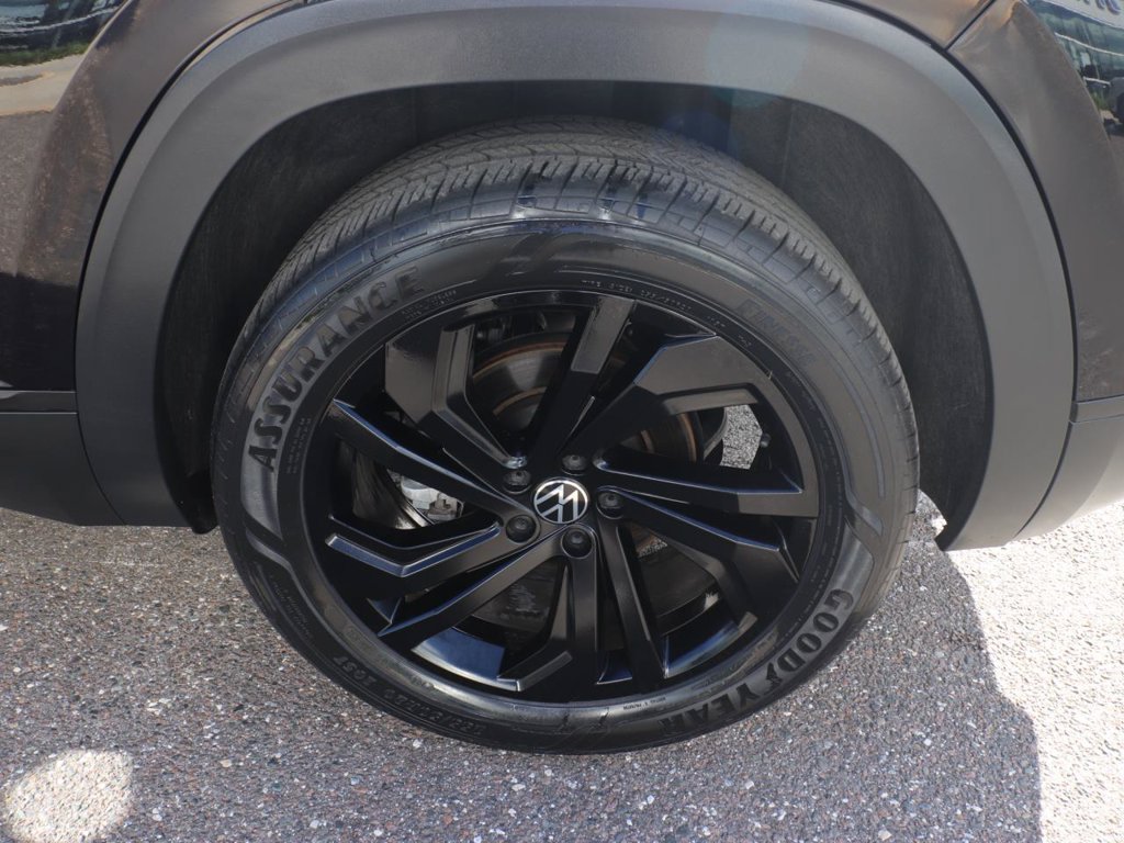 Used 2023 Volkswagen Atlas Cross Sport SE w/ Panoramic Sunroof Package FWD image 26