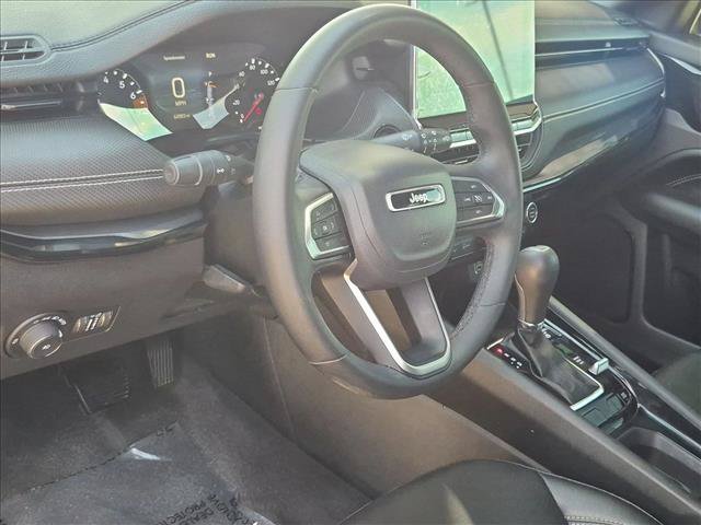 Used 2024 Jeep Compass Latitude w/ Altitude Special Edition AWD/4WD image 10