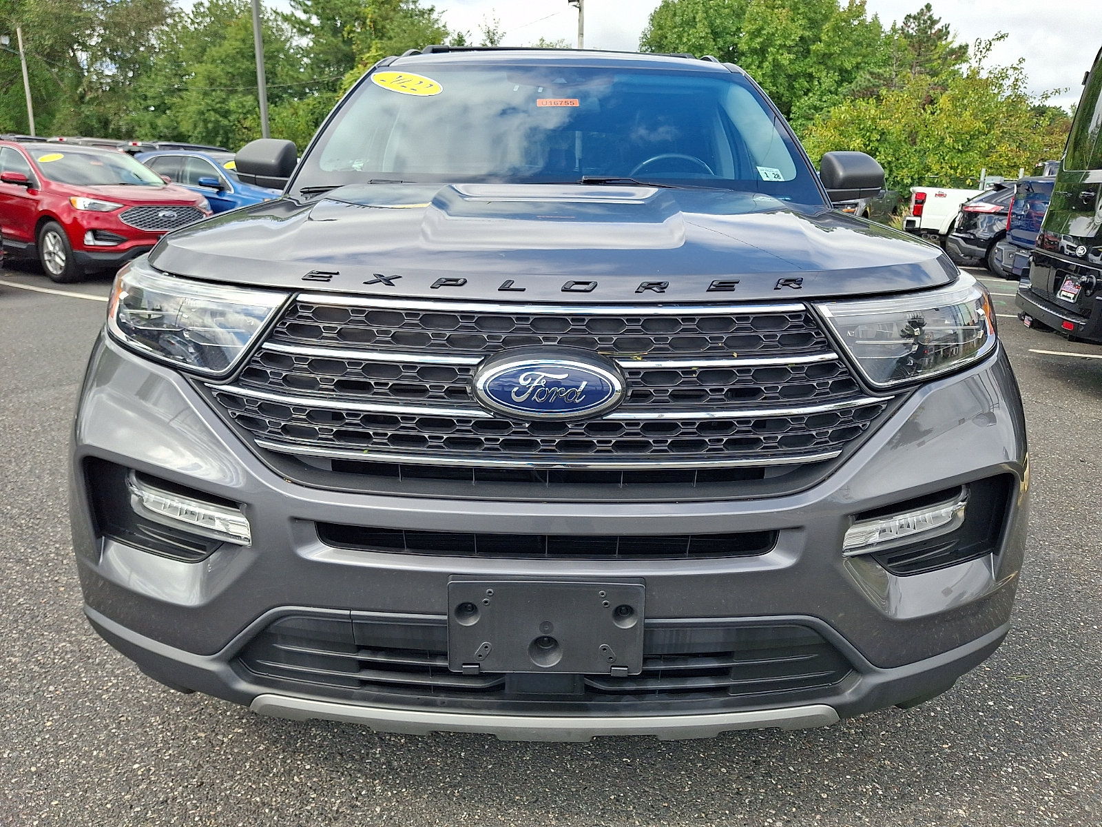 Certified 2022 Ford Explorer XLT w/ Equipment Group 202A AWD/4WD image 3