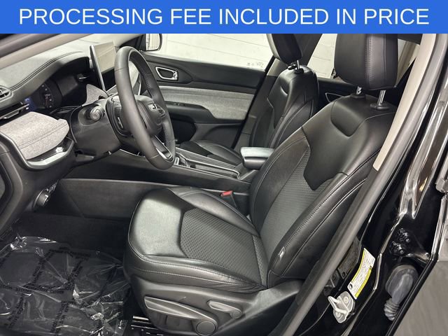Used 2022 Jeep Compass Latitude FWD image 5