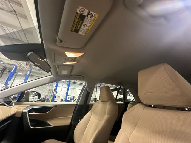 Used 2019 Toyota RAV4 LE w/ Carpet Mat Package FWD image 20