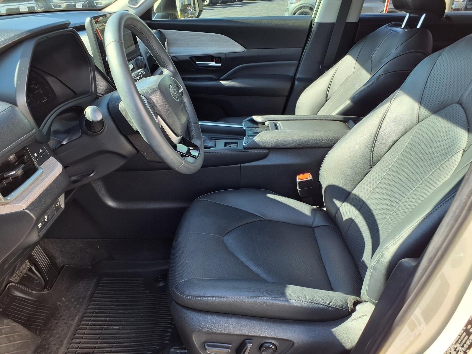 Used 2024 Toyota Grand Highlander FWD image 14