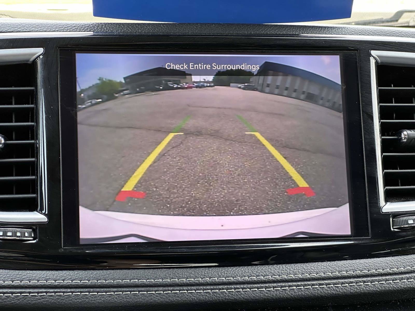 Used 2023 Chrysler Pacifica Limited FWD image 19