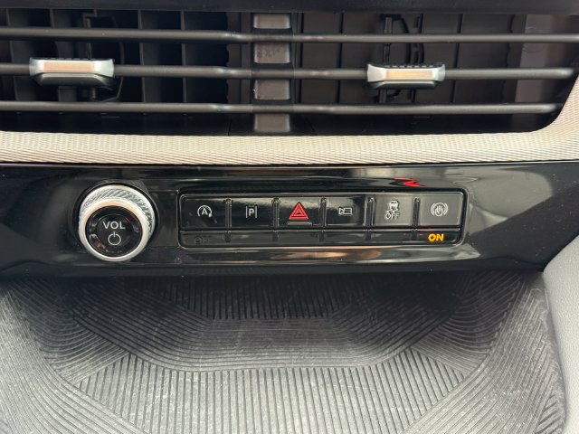 Certified 2026 Ford Explorer Active w/ Active Comfort Package AWD/4WD image 6