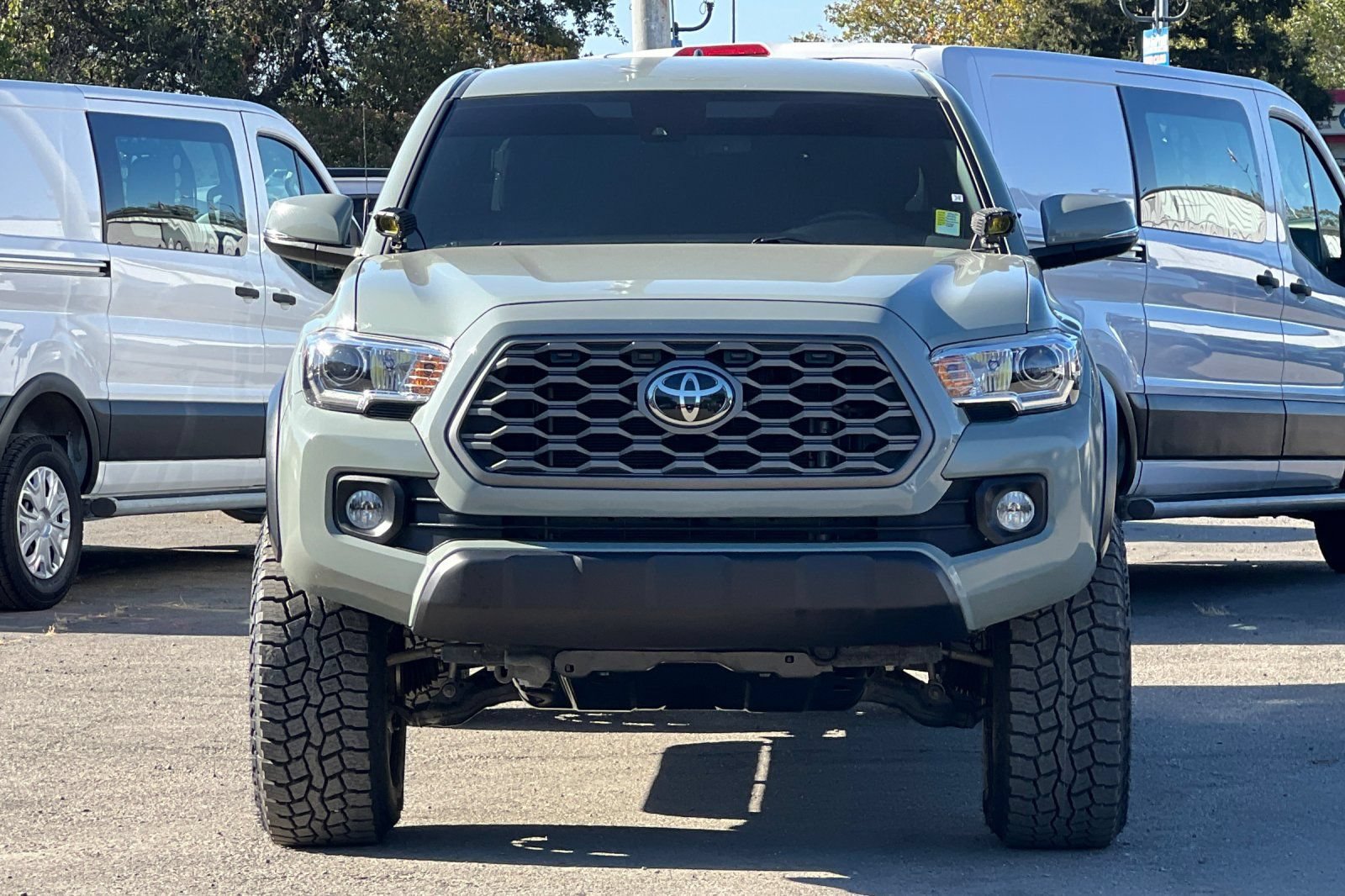 Used 2023 Toyota Tacoma TRD Off-Road w/ Technology Package AWD/4WD image 10