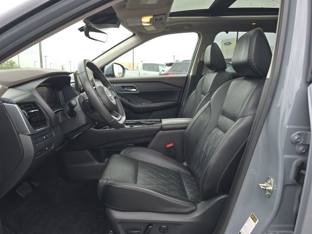 Used 2023 Nissan Rogue Platinum w/ Platinum Premium Package AWD/4WD image 11