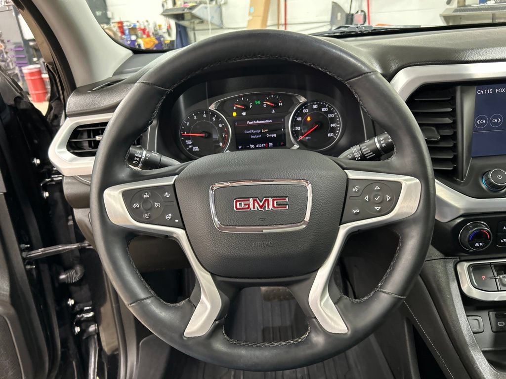 Used 2023 GMC Acadia SLT w/ Preferred Package AWD/4WD image 17