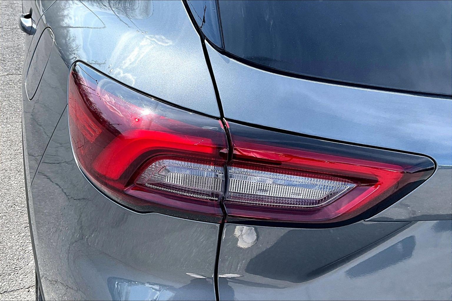 Certified 2025 Ford Escape SE FWD image 30