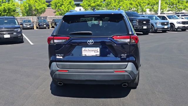 Used 2020 Toyota RAV4 XLE Premium AWD/4WD image 8
