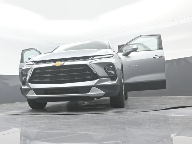 Used 2023 Chevrolet Blazer LT AWD/4WD image 32