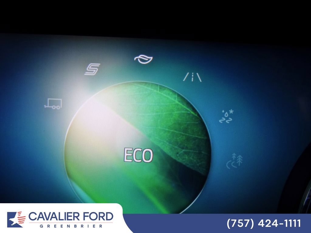 Certified 2022 Ford Explorer XLT w/ Equipment Group 202A RWD image 33