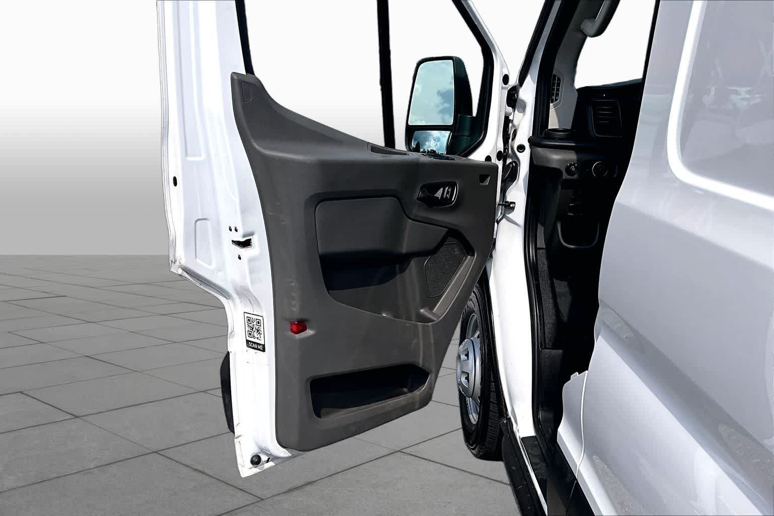 Certified 2023 Ford Transit 250 Medium Roof AWD image 22