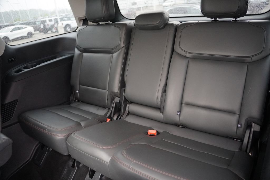 Certified 2025 Ford Expedition Active AWD/4WD image 19