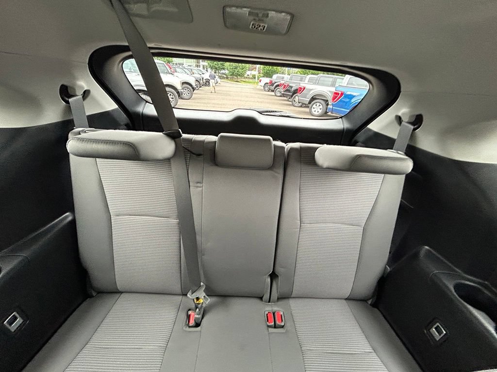 Used 2023 Toyota Highlander LE AWD/4WD image 17