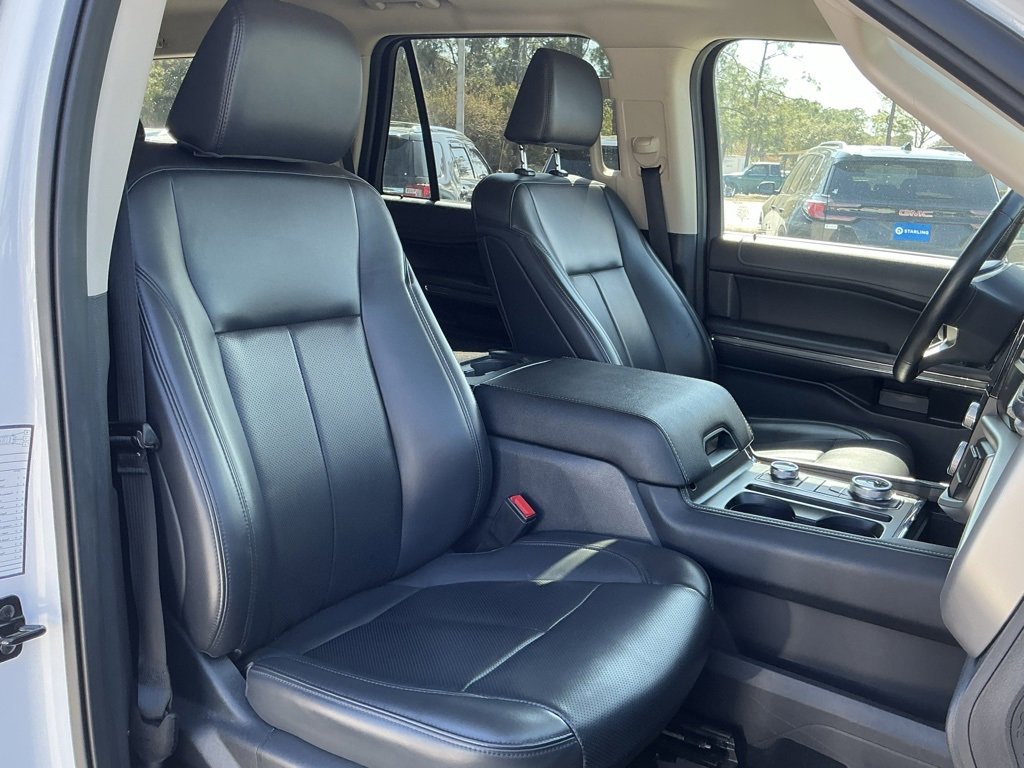 Certified 2024 Ford Expedition XLT image 18