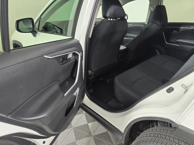 Used 2021 Toyota RAV4 LE w/ Carpet Mat Package (TMS) FWD image 17