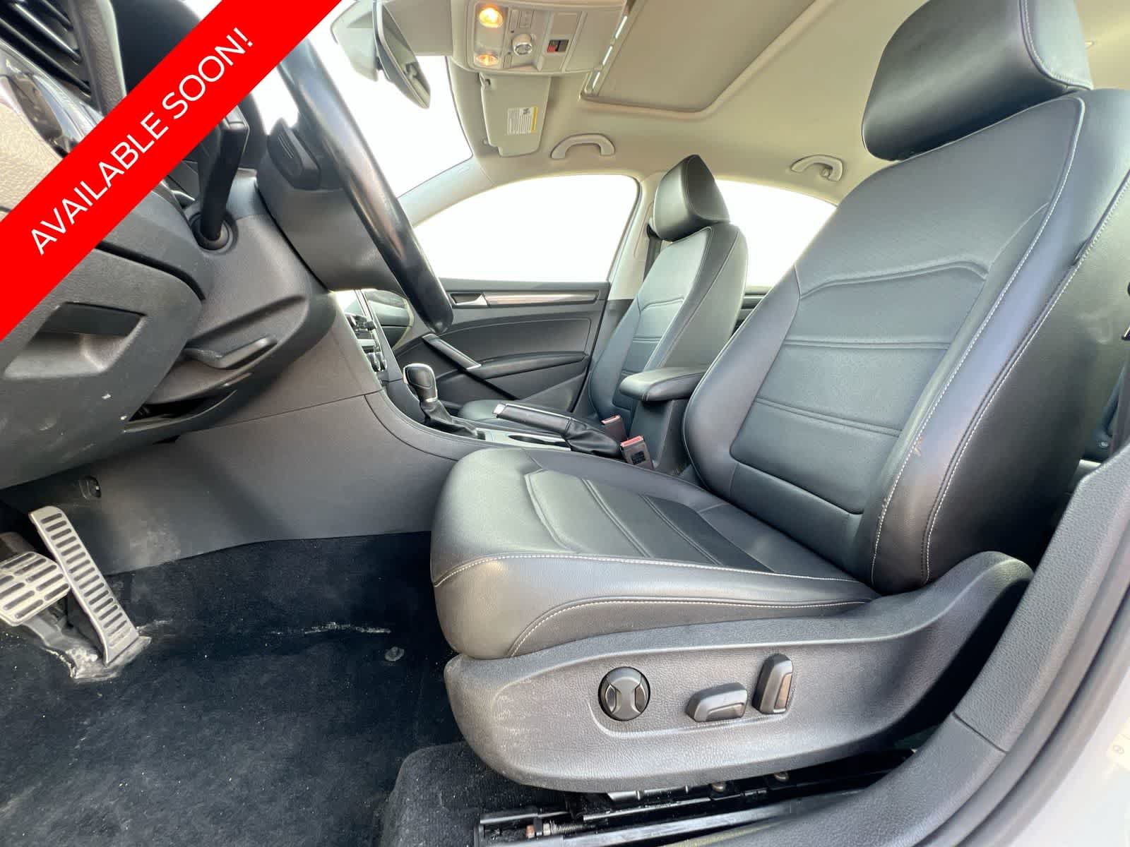 Used 2020 Volkswagen Passat 2.0T R-Line FWD image 16