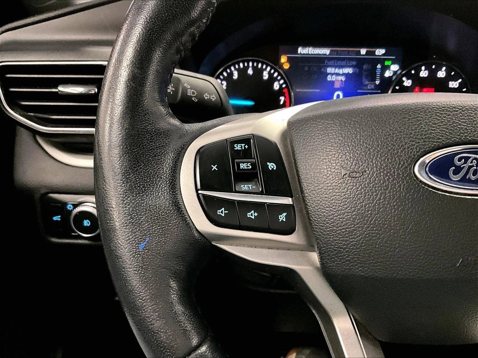 Certified 2023 Ford Explorer XLT w/ Equipment Group 202A image 17