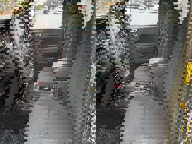 Used 2024 Jeep Gladiator Sport image 15