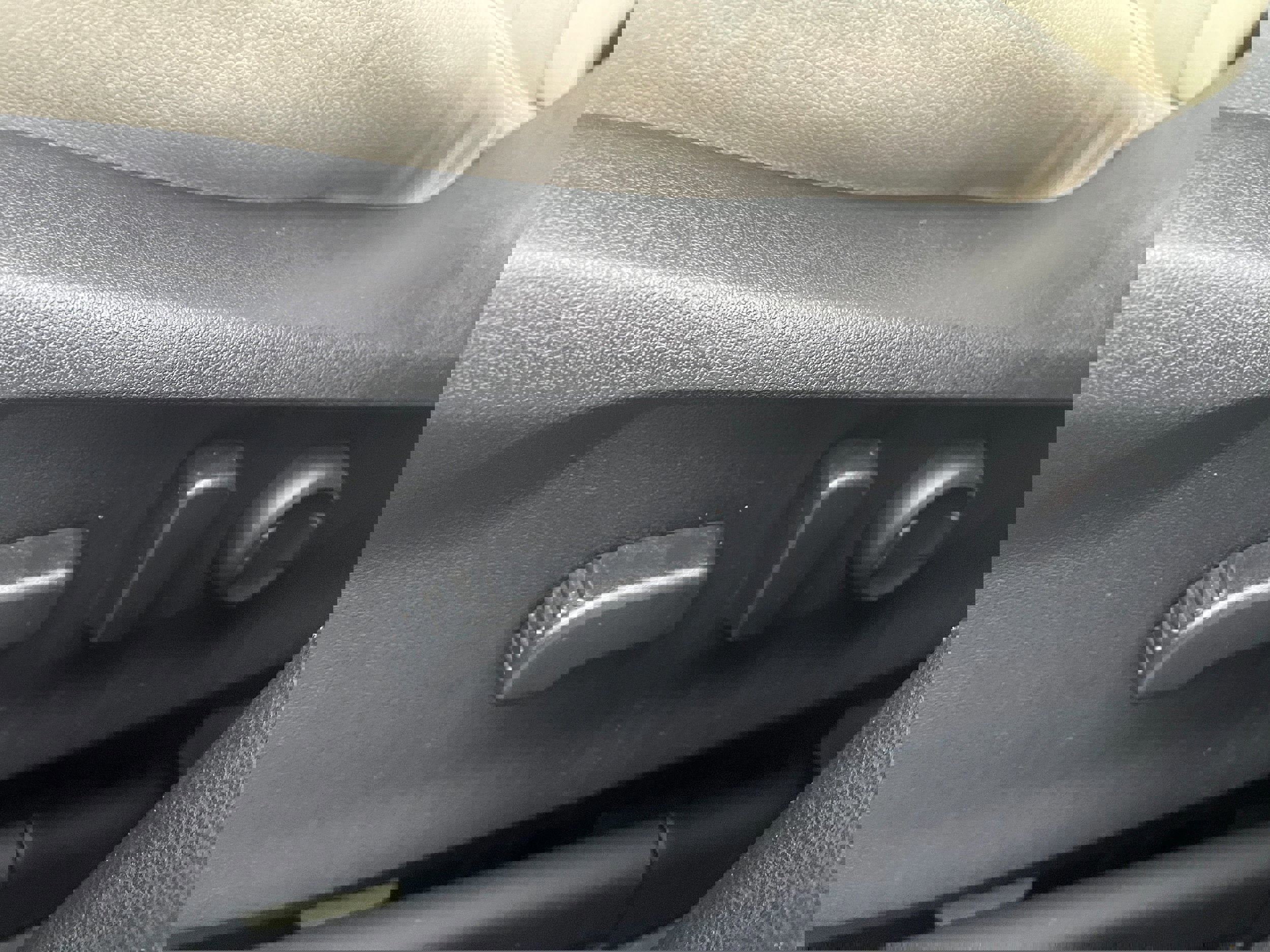 Used 2020 Subaru Ascent Limited image 10