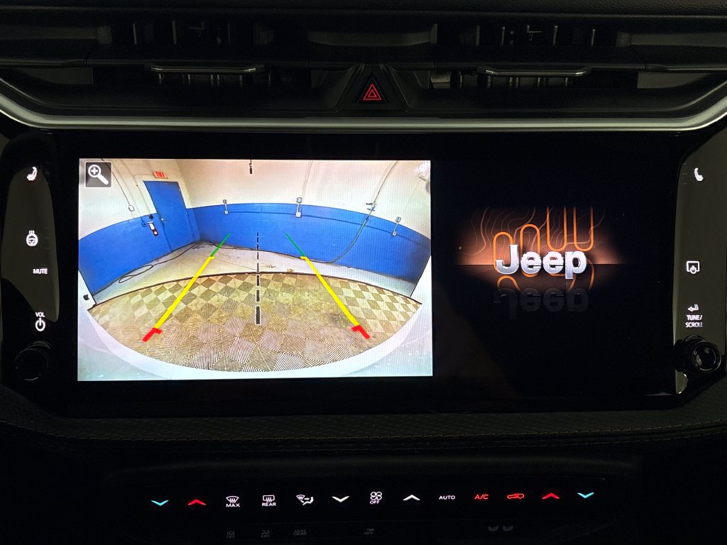 Used 2026 Jeep Cherokee Limited AWD/4WD image 25