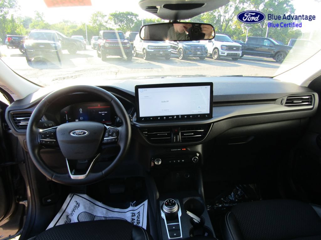 Certified 2026 Ford Escape SE w/ Class II Trailer Tow Package FWD image 4