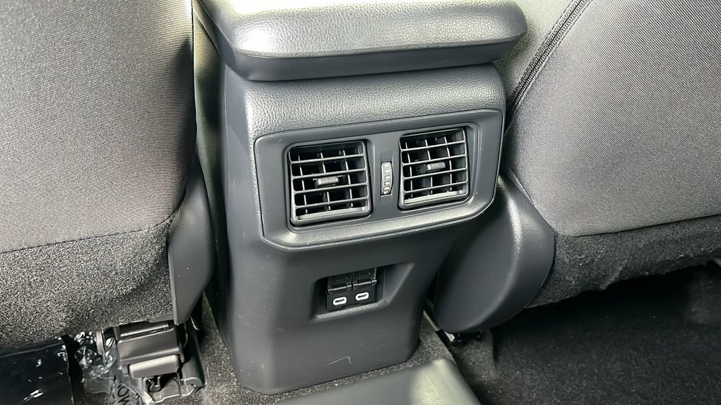 Used 2024 Toyota RAV4 SE w/ Weather & Moonroof Package AWD/4WD image 10