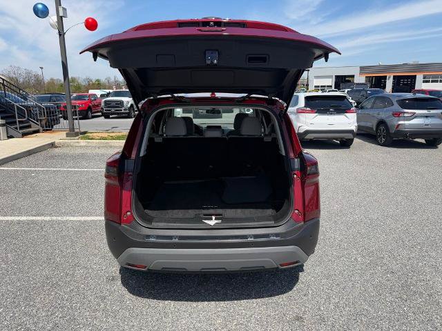 Used 2023 Nissan Rogue SV AWD/4WD image 9