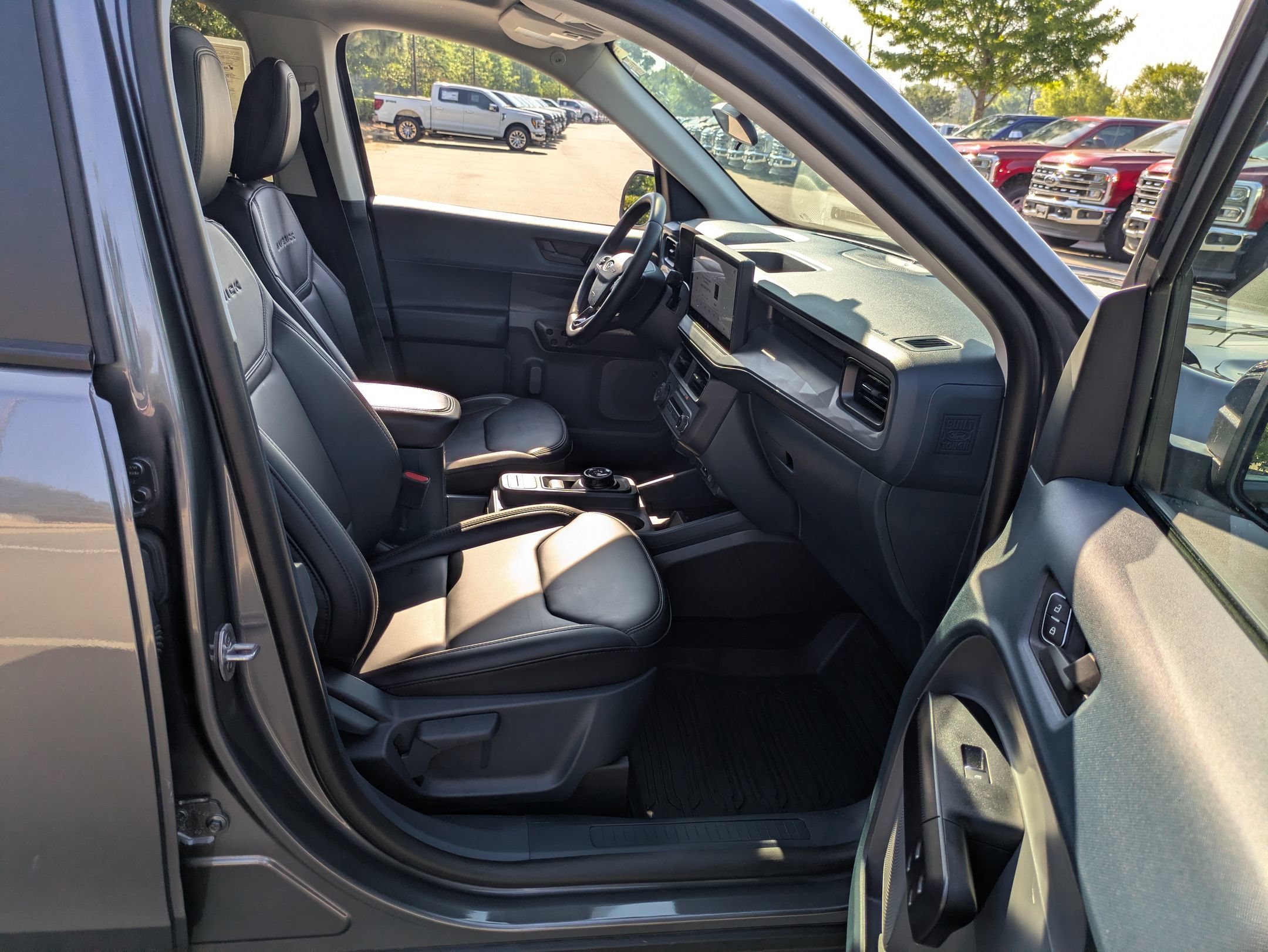 Certified 2025 Ford Maverick Lariat w/ Black Appearance Package AWD/4WD image 40