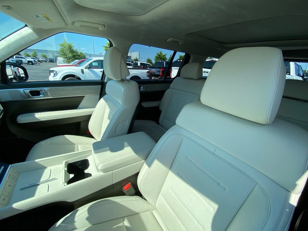 Used 2025 Hyundai Santa Fe Calligraphy AWD/4WD image 21