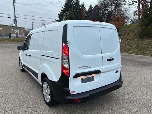 Certified 2022 Ford Transit Connect XL image 3