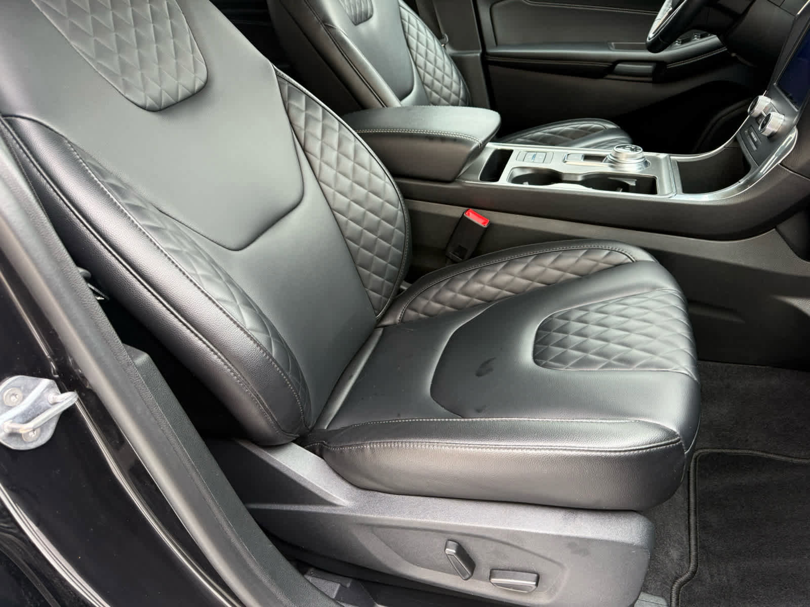 Certified 2024 Ford Edge Titanium image 16