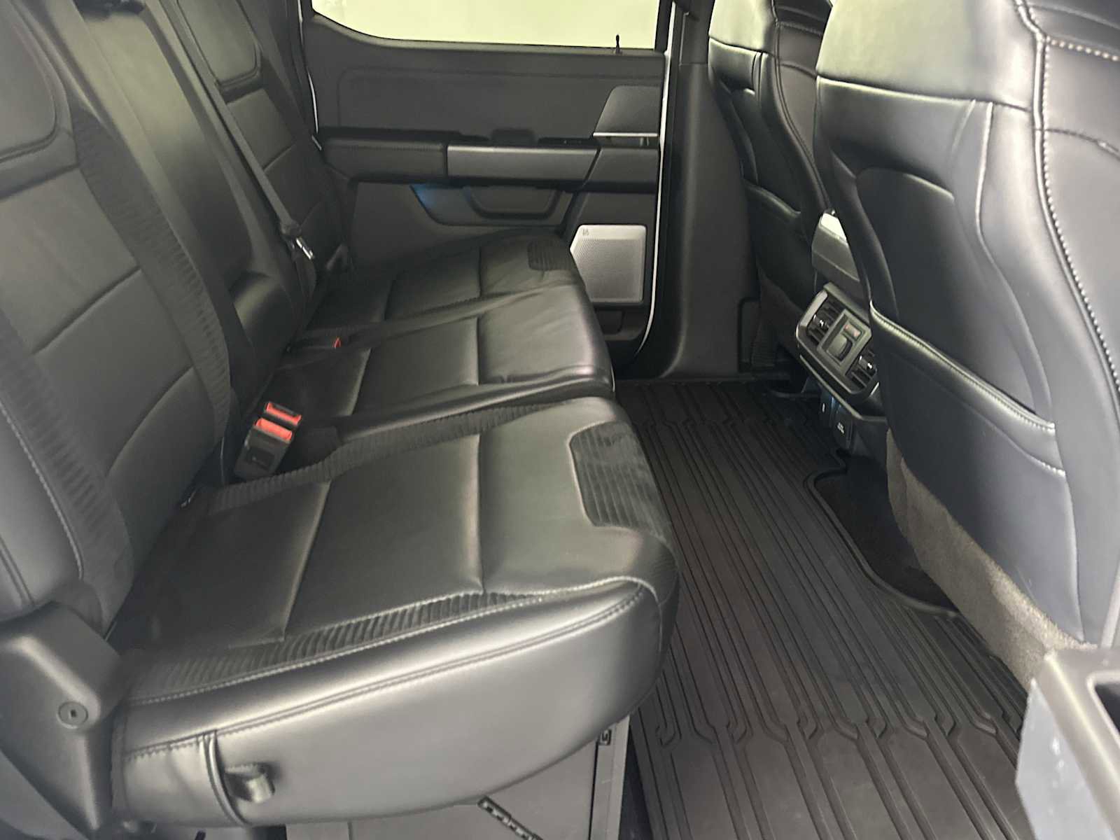 Certified 2022 Ford F150 Raptor w/ Equipment Group 801A High image 15