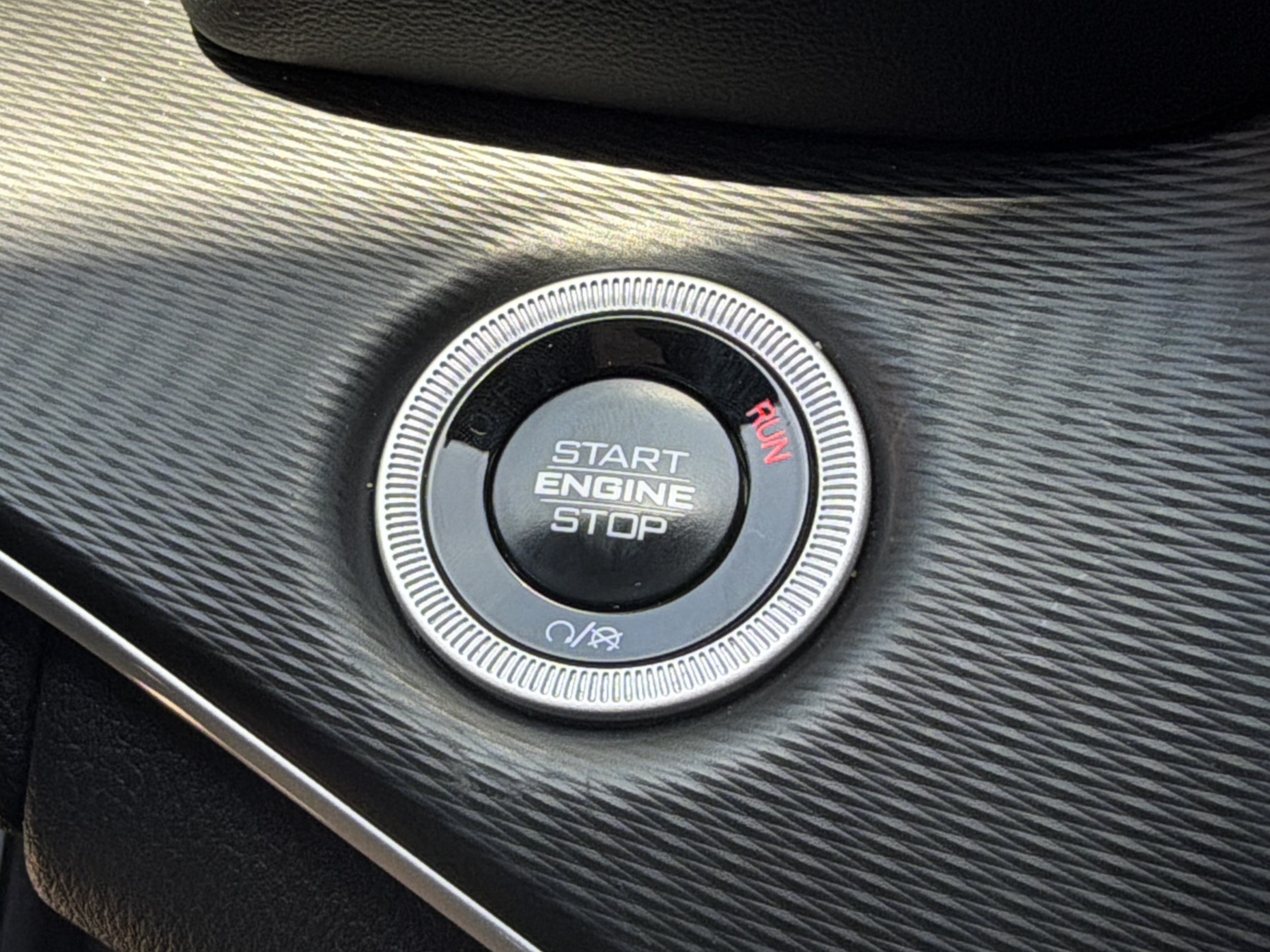 Used 2025 Jeep Grand Cherokee Laredo RWD image 19