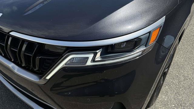 Used 2023 Kia Carnival EX FWD image 6