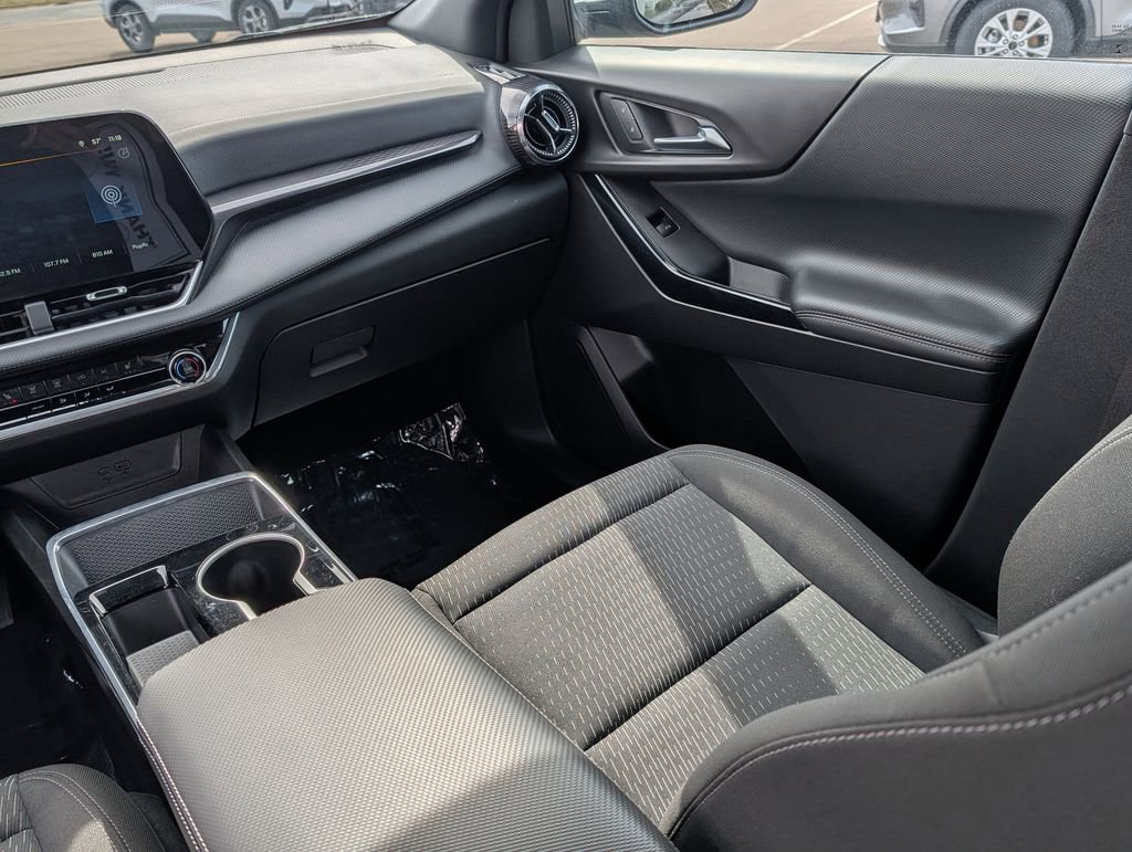 Used 2025 Chevrolet Equinox LT image 14