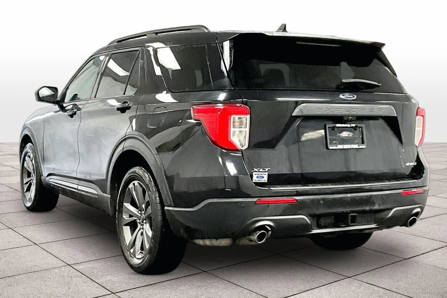 Certified 2021 Ford Explorer XLT w/ Equipment Group 202A image 10