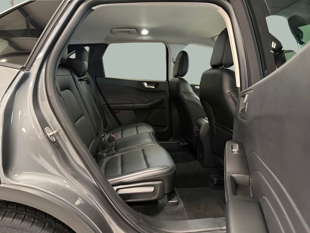 Certified 2022 Ford Escape SEL image 17